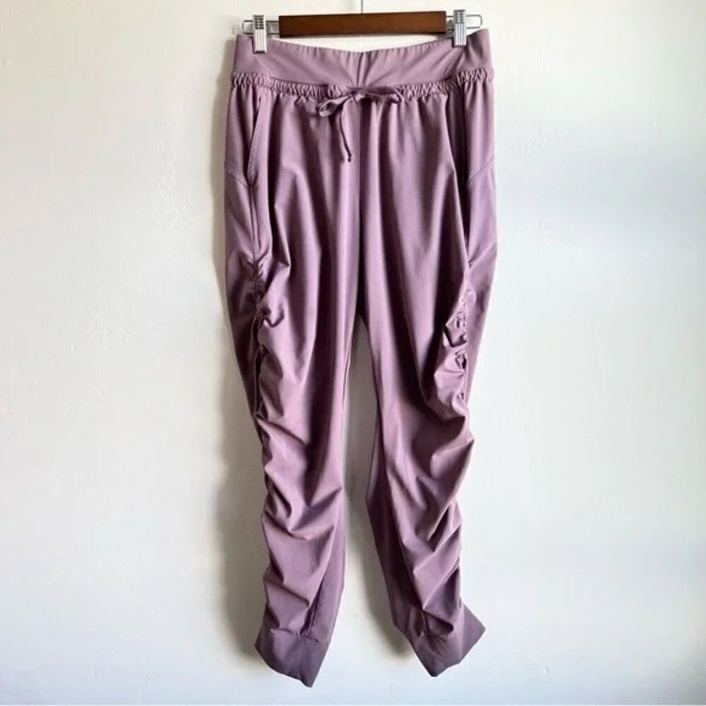 ✨ HP✨ATHLETA Attitude Pants✨ - Picture 4 of 6